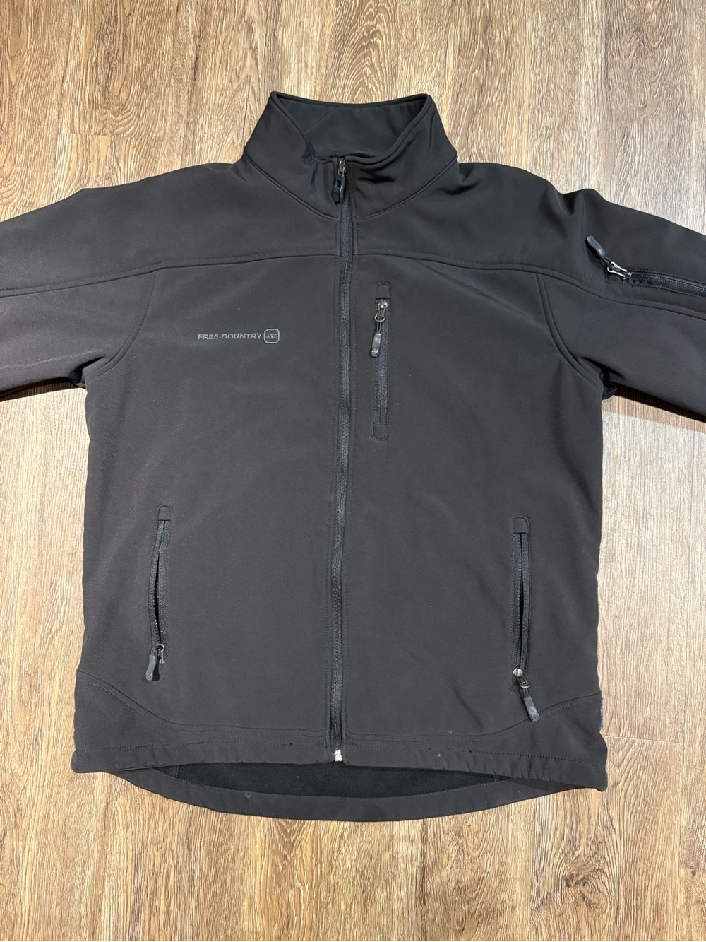 Free Country Men's Black Full-Zip Performance Softshell Jacket